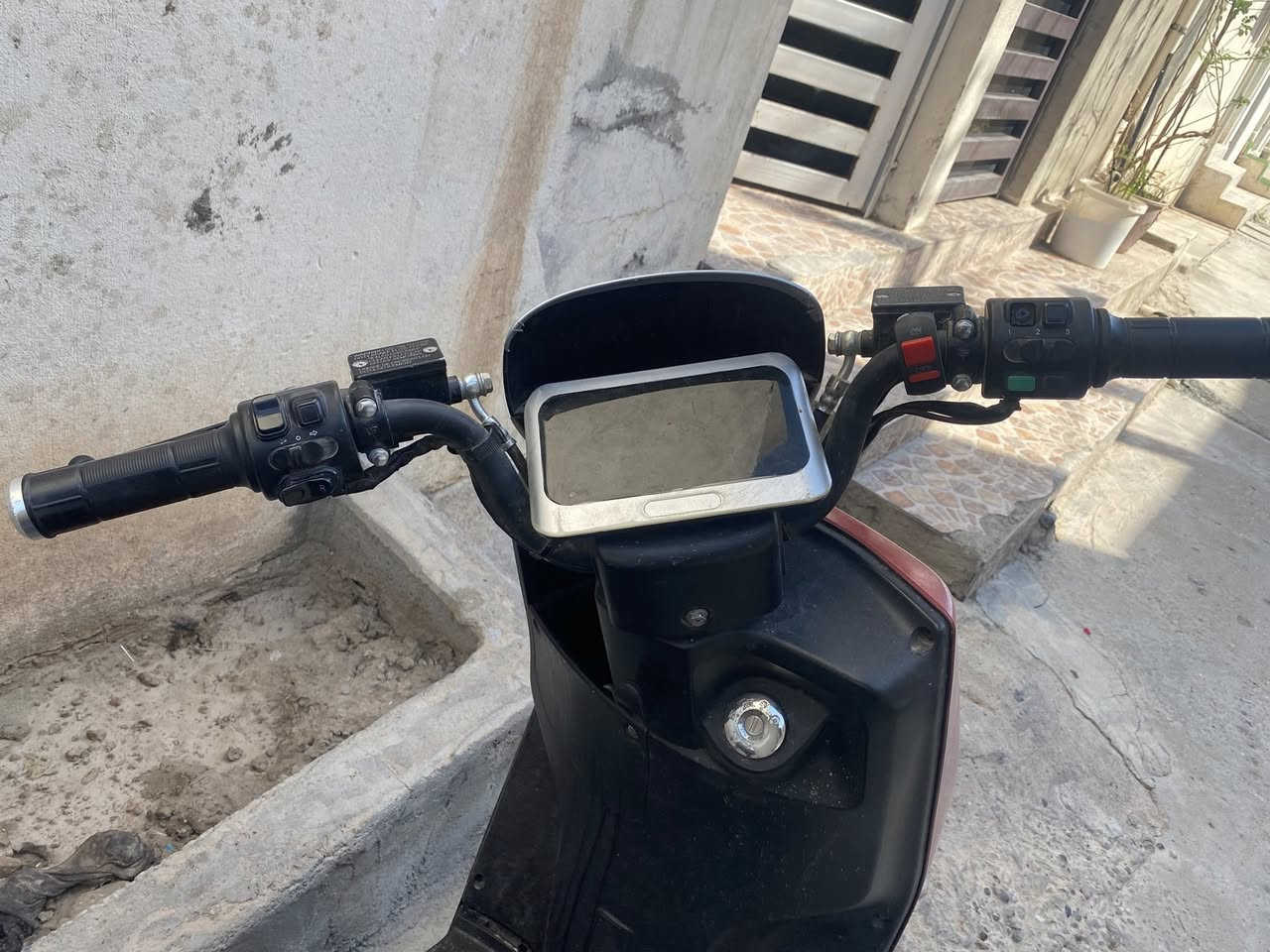 اعادة نشر بسبب وعود الكاذبه 

السلام عليكم 
دراجه شحن للبيع (318)✅🔥
٢ بصمة موجود✅
٦بطاريه 
يحتاج بطاريات فقط 
و شغال 100%✅🔥


**إذا كنت صاحب هذا الإعلان وتريد حذفه لأي سبب، رجاءا أرسل رسالة إلى الدعم الفني**