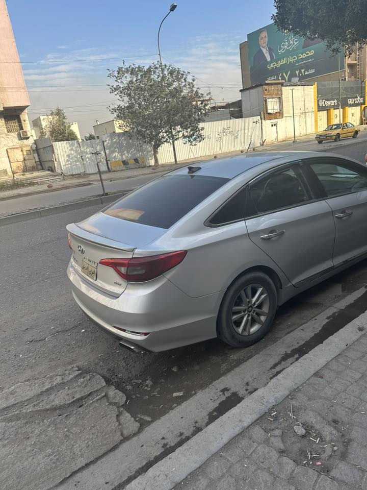 سوناتا موديل ٢٠١٥ وارد امركي رقم اربيل حادثهه سرقة چاملغات امامية بدون حادث بدون ايرباك والدور جاملغ خلفي بي صبغ السعر 
١١٠ ورقة مع المجال 
***********
