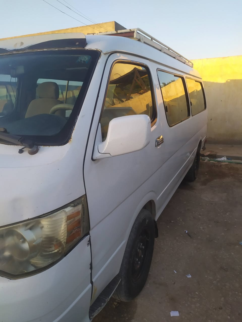 السلام عليكم جنبي ناصي للبيع مكفوله كفاله عامه حره موديل 14 رقم القادسيه مداور ثاني  يوم سعر88 وبيه مجال رقم الهاتف ***********
