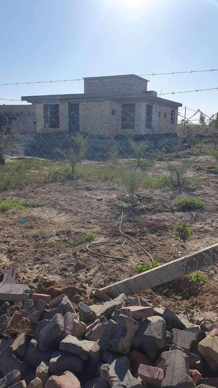 2000 m 
للبيع طابو زراعي سند ٢٥
مزروعه  نخيل وفواكه
فيها   هيكل  200m كونركيت
مسيجه  BRC
العنوان / الديوانية قريب الفرات شارع السياحي قبل سكة القطار ع اليمين
للاستفسار مراجعة مكتب المرتضى للعقار 
او الاتصال ع الارقام 
***********
***********
