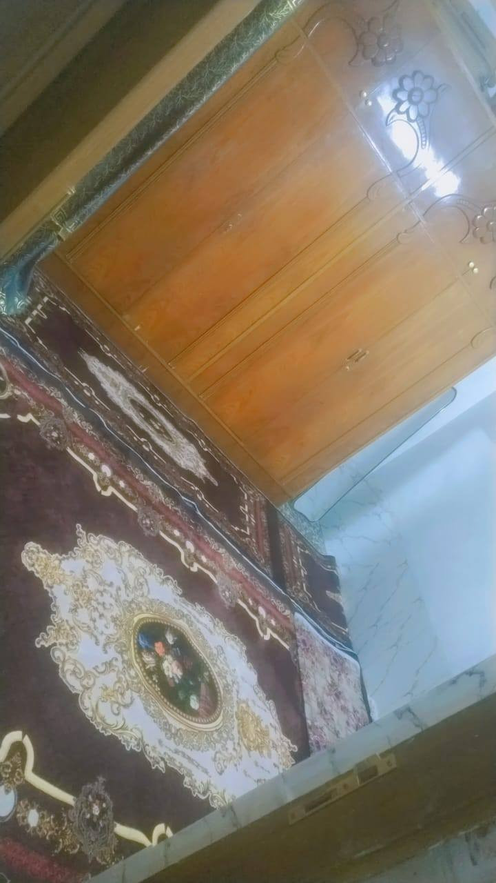 دار للبيع لكريعات  سند 25, زراعي نزلت    لعياده لشعبيه
مساحة لدار 97واقع حال 100 
بناء 2021.  مدخل الدار على الصاله كذاك المطبخ  يتكون الدار طابق الارضي صاله+مطبخ+ حولي+غرفة نوم +صحيات 
+ مناور،2... طابق الاول 3غرف نوم. + صحيات. 
طابق ثاني السطح ولبيتونه. عرض لفرع4 امتار. 
عرض الشارع 6 امتار جميع لخدمات متواجد قرب لدار 

السعر خاص. يرجى مراسلة لصفحه او اتصال*********** يوجد واتساب
