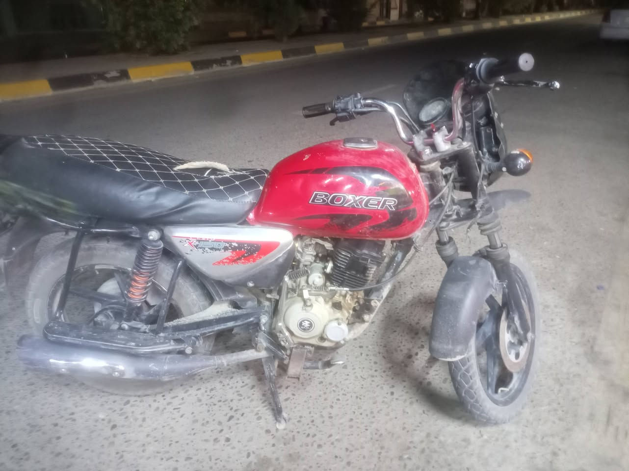 سلام عليكم دراجه بوكسر للبيع موديل 20 كايم دخان قليل أوراقه كامله السعر 700 وبي مجال للشراي الاستفسار خاص او الاتصال على الرقم ***********
