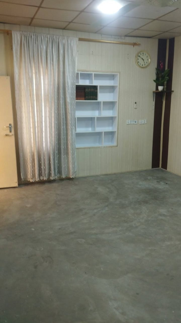 ئەم خانوە بۆکرێ
شوێن: کەلار- حەمەی کەریم - نزیک چەرەزات خالد
ڕووبەری: 100 مەترە - قاتی سەرەوە 
کامل پلاستیک و دکتی موبەریدە یە وموبەریدەکەشی لە گەڵ دایه 
کەوانترەی مەتبەخ و سەلاجە شی لە گەڵ دایه 
***********
