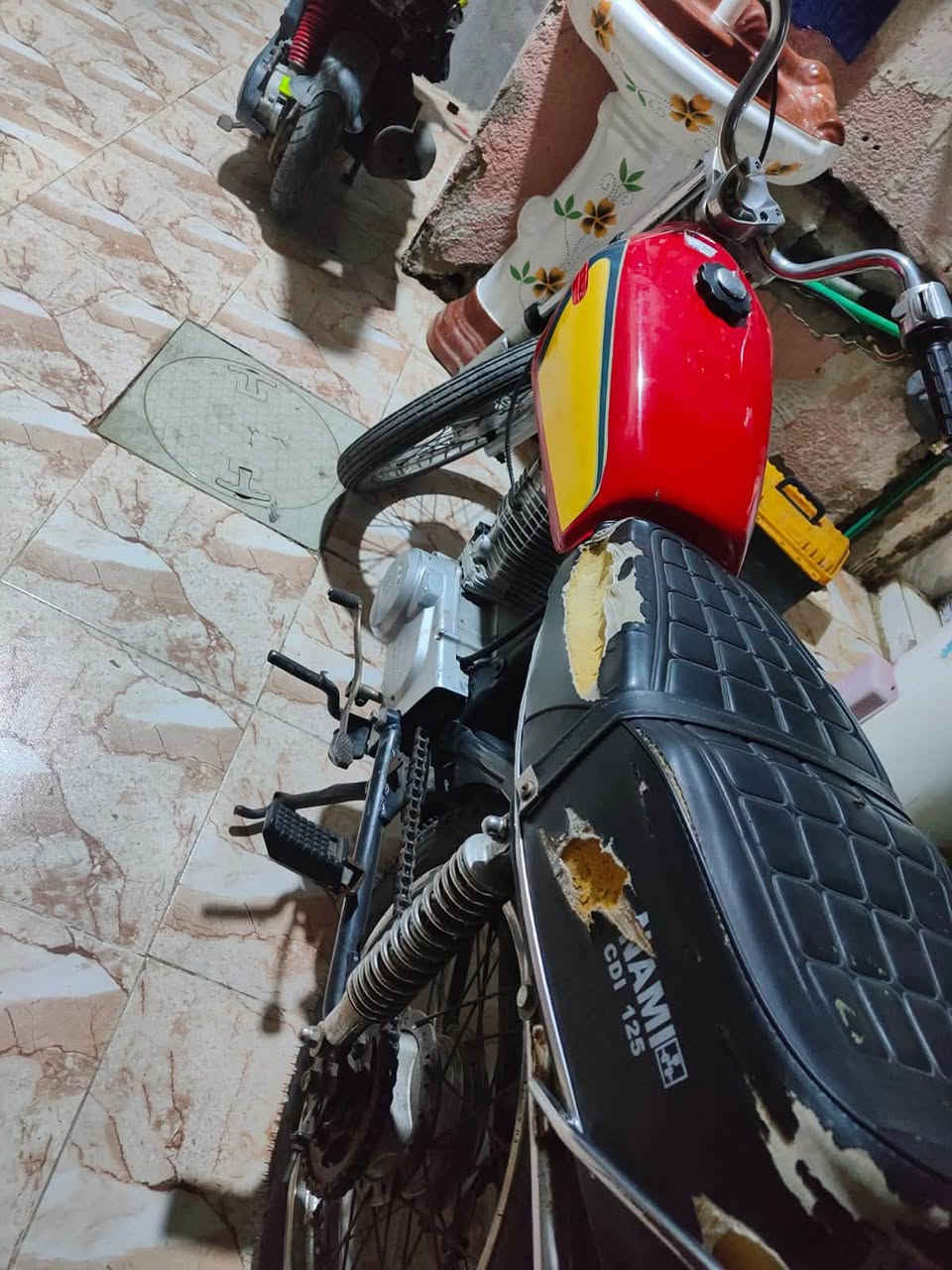 سلام عليكم دراجه للبيع مكينه سيجي قديم دراجه تخبل يرادله ترتيب مكان بصره حيانيه ***********
