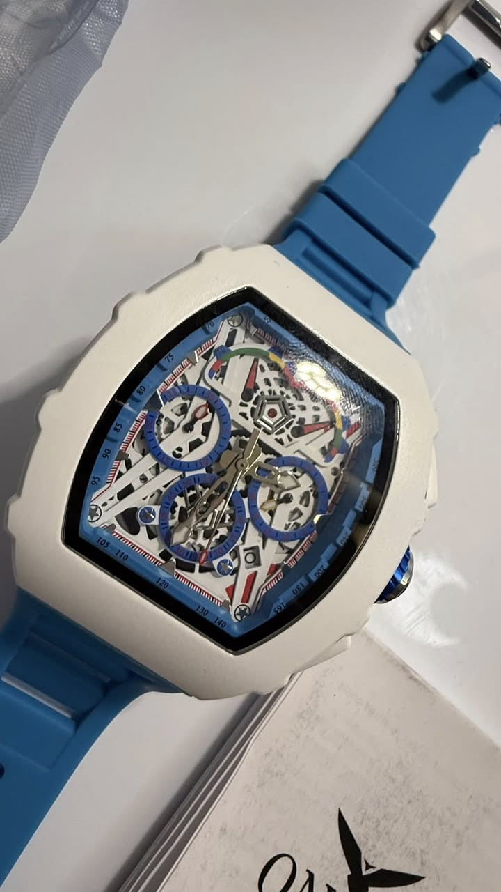 ⌚ ساعة ONOLA – تصميم رياضي فاخر
للبيع ساعة ONOLA جديدة بالكامل مع العلبة وجميع الملحقات.

✨ المواصفات:
- تصميم رياضي عصري (Skeleton)
- لون مميز: أبيض مع سوار أزرق
- مقاومة للماء حتى 30M
- خامة السوار سيليكون مريحة
- شكل فاخر مناسب للبس اليومي والمناسبات

📦 الحالة: جديدة مع العلبة والكتيب  
🎁 مناسبة للاستخدام الشخصي أو كهدية
سعر ٣٥ الف ماستر كوالتي 
توصيل موجود الي يريده خاص


**إذا كنت صاحب هذا الإعلان وتريد حذفه لأي سبب، رجاءا أرسل رسالة إلى الدعم الفني**