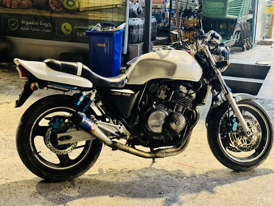 السلام عليكم دراجه للبيع cb400 موديل2000 الدراجه خير من اللّٰه كفاله عامه ماشيه 19 الف اوراق اصولي مدفوع كمرك السعر خاص شراي حياك اللّٰه مو شراي لا تعبني المكان تكريت رقمي واتساب فقط ***********
