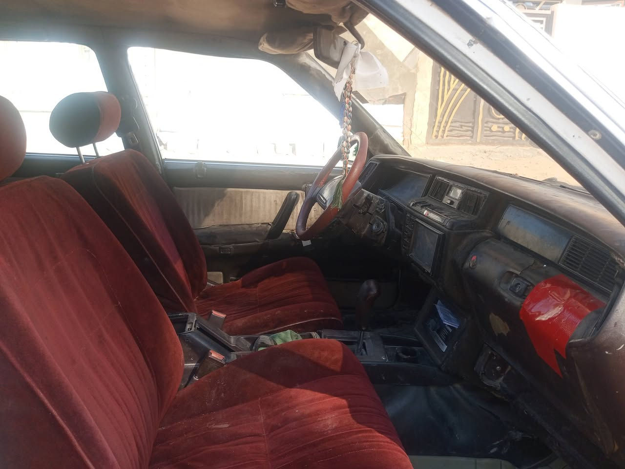 سيدان موديل 90مكينة جديد ونجي سياره نضيفه كافله من شواصي جديد أريده 30وبيه مجال أو مراوس اي سياره


**إذا كنت صاحب هذا الإعلان وتريد حذفه لأي سبب، رجاءا أرسل رسالة إلى الدعم الفني**