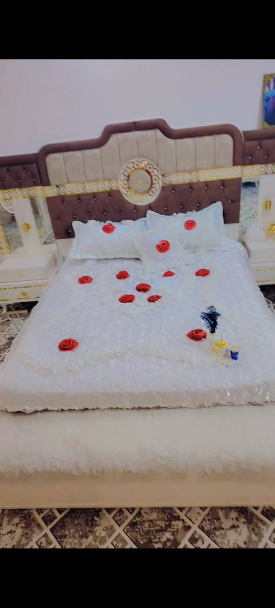 السلام عليكم غرفه تركي لبيع فخمه كامله مع نشره هديه *********** رقم الهاتف
