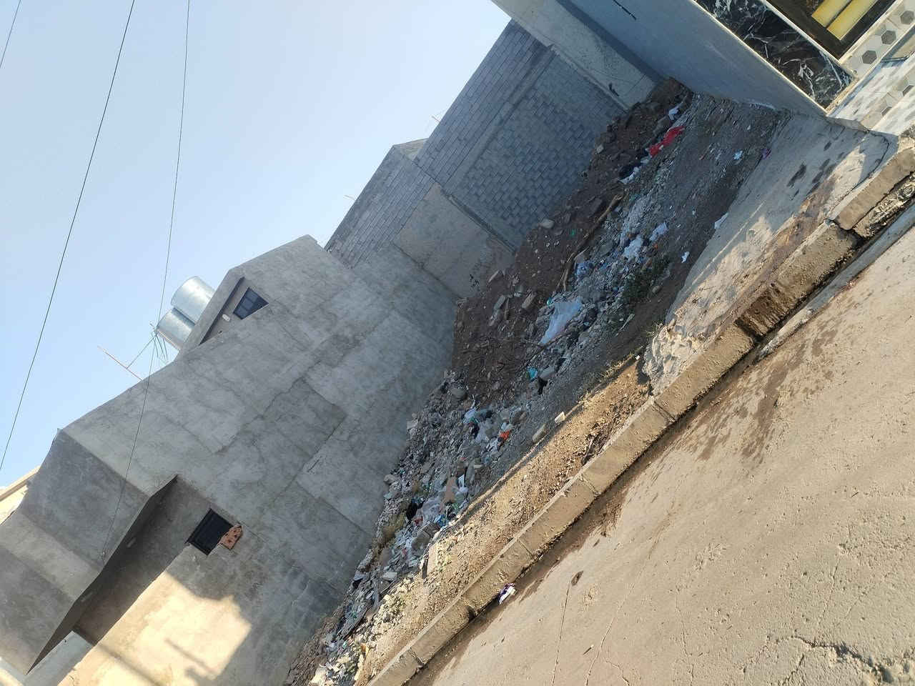 للبيع أرض خلف معمل غاز التوفيق المساحه 200متر و جها 10 عمق 20 خدمات كامل ماي و كهرب تلبيط ***********
