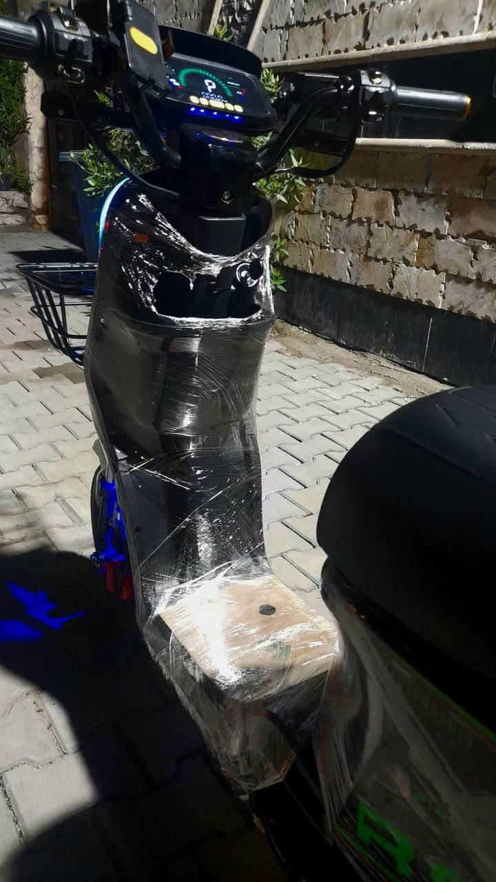 السلام عليكم دراجه R9 2026 للبيع وبيه عطل فقط الشاشه واكفه وسعر ٣٥٠ بيه مجال عنوان بغداد الحسينيه الراشديه الاستفسار واتساب ***********

