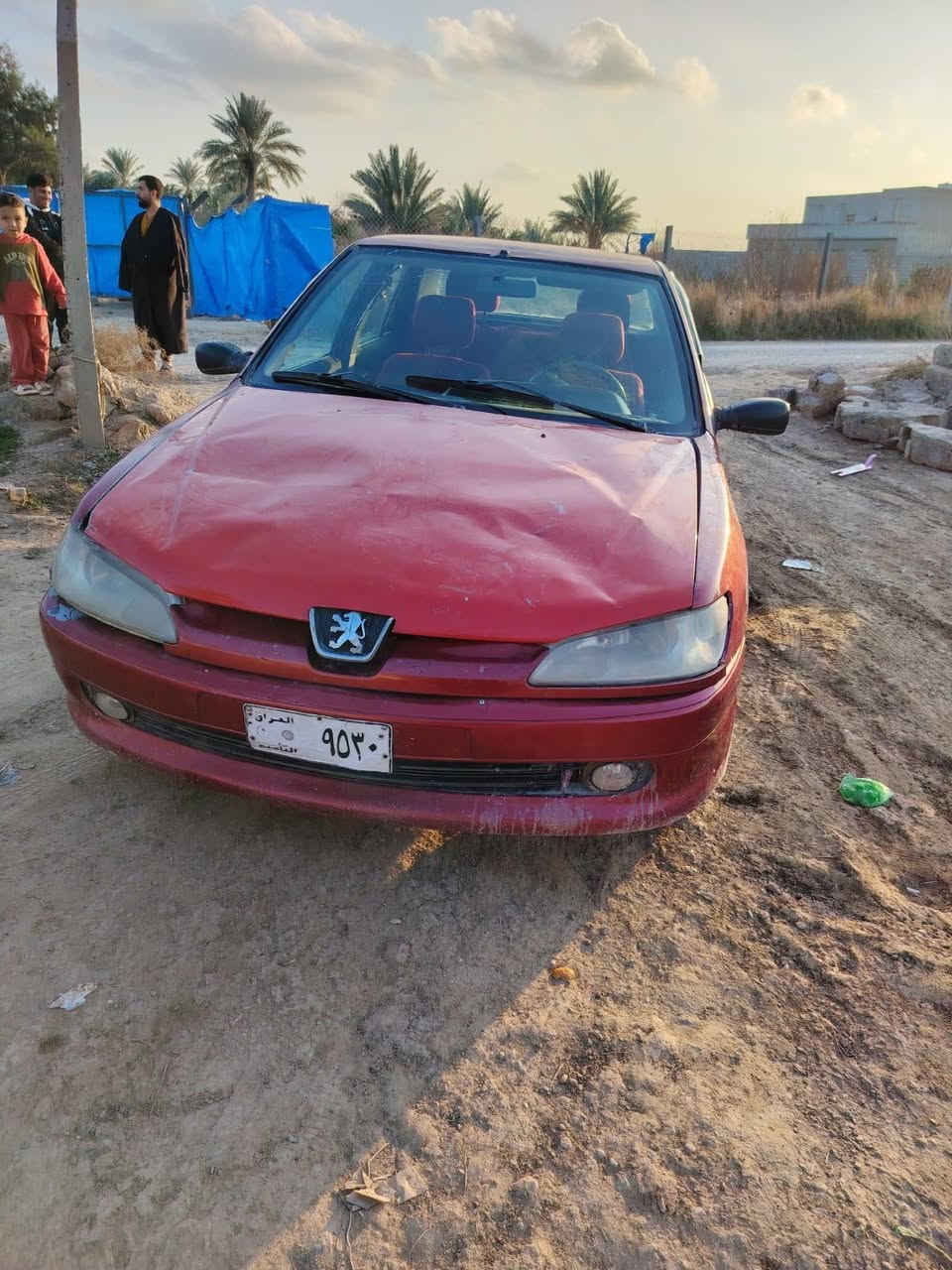 السلام عليكم....بيجو موديل ..2002..حره للبيع السعر 20 ورقه وبيها مجال للطيبين ***********
