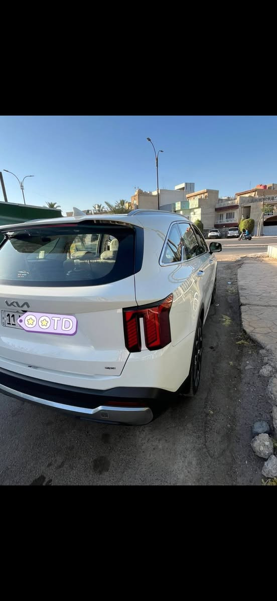 السلام عليكم 
كيا سورينتو 4x 
موديل 2025  خليجي
فول الفول مواصفات اعلى فئة بالسورينتو ميحتاج اشرح تفاصيلها لان معروفة وغنية عن التعريف مخلفة ppf بالكامل
عداد المسافة. 6000 km بعدها زيرو على وضع الشركة.
رقم بغداد @ 
اتصال ***********
ملاحظة..رجاءآ الما عنده معلمومة عن ال4x موديل 2025 يسأل عنها واذا يحب يتصل واسف للاطالة...
السعر 36.500$
