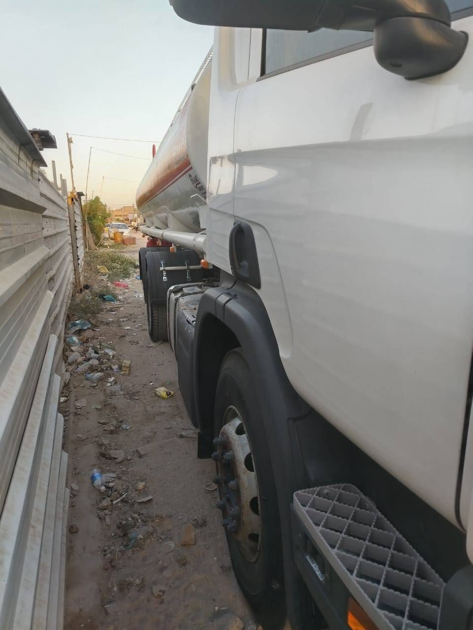 من  خصه الاكروب تنكر للبيع موديل ٢٠١٥رقم اربيل بسمي تكيال دوره جديد حموله ١٨الف جي بي اس مكينه ٦سلندر انجكتر كير ١٢نمره عرجه مكان بغداد اولاتصال على الرقم ***********
