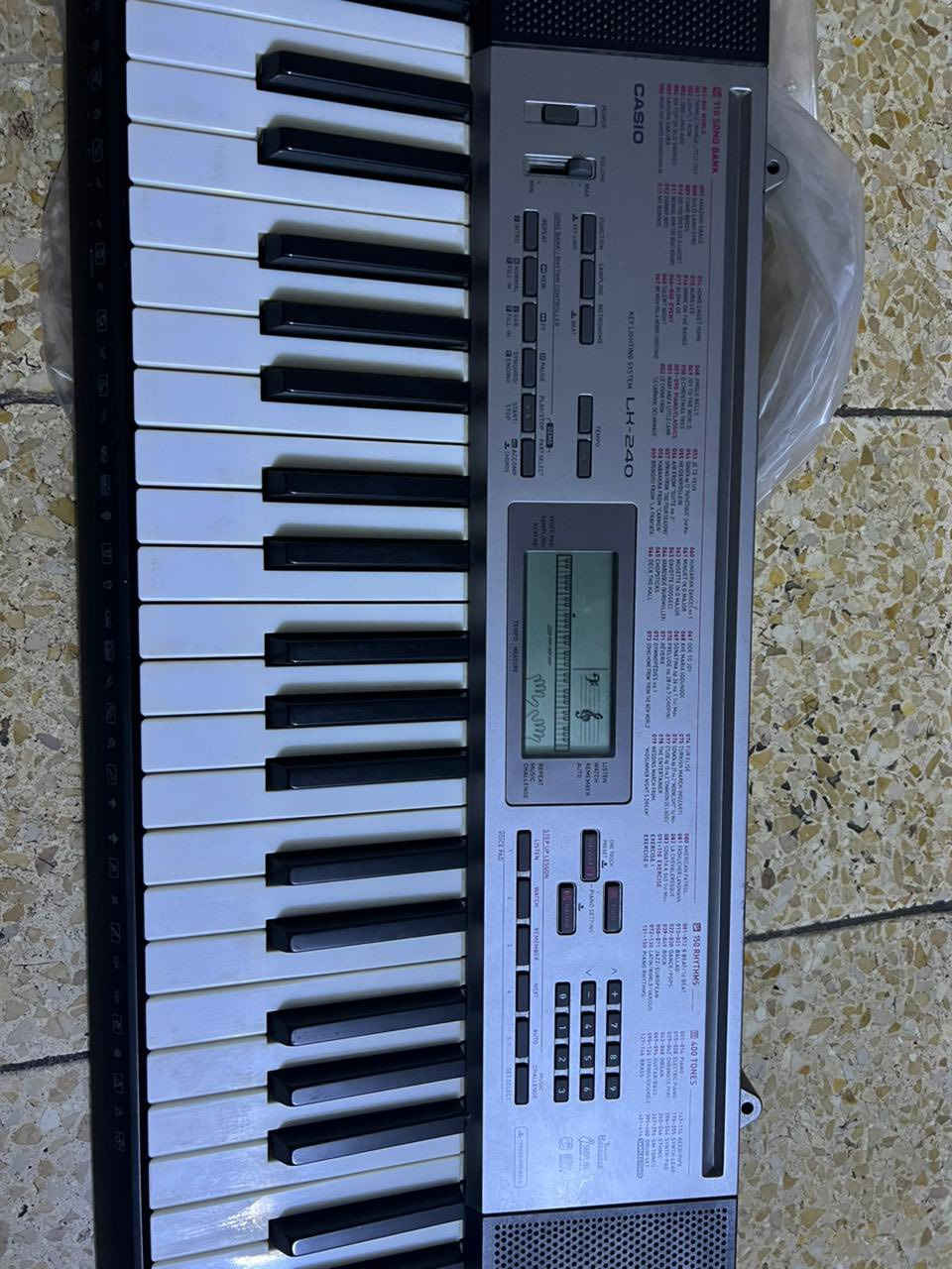 السلام عليكم
اورغ كاسيو اخو الجديد مستخدم كم مرة فقط هو والمحولة والسستين جديدات
التواصل خاص او واتس اب للسعر
***********
مكان / حي الجامعة بغداد
التوصيل فقط للكرخ متوفر
