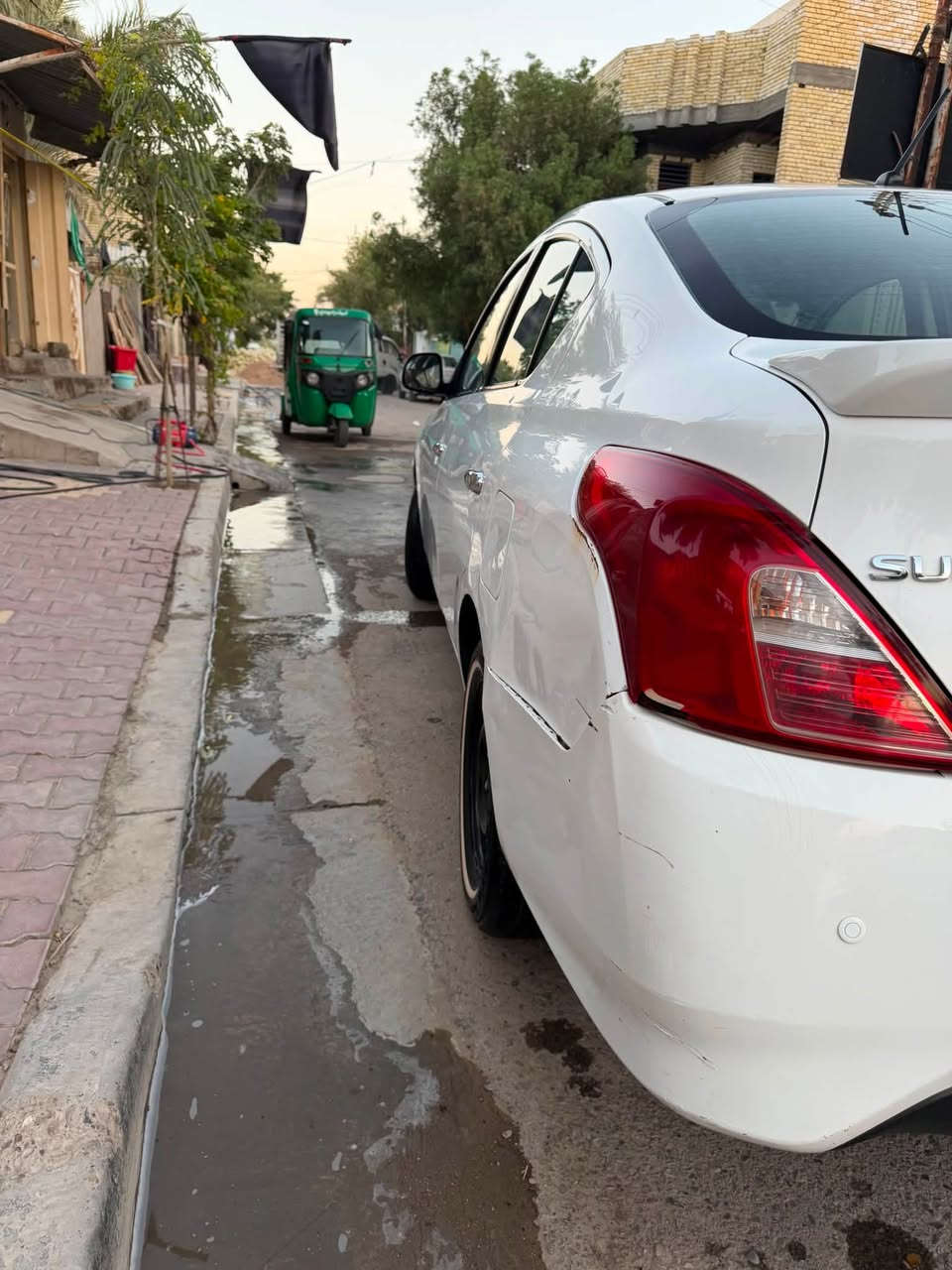 السلام عليكم نيسان سني هندي 2020
ماشية 105 الف كيلو 
محرك وكير وتبريد كفاله عامة حتى من فتح البراغي
الكشر الخارجي بي ملاحظات موضحات بلفديو 
غرفة السيارة جديدة كلش 
السعر 103 وبيها مجال والسيارة باسمي 
العنوان بغداد 
***********
