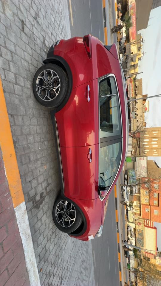 سبورتج موديل 2020 جيتي لاين

السلام عليكم سبورتج فول جيتي لاين بانوراما داخل حمصي صندوق كهرباء فول ماشية 40 الف مكفولة ما عدا هاي الطخه بالباب الخلفي ممسويها موضحه بالصور
السعر 197 وبيها مجال بسيط 
بغداد الطالبية 
***********
