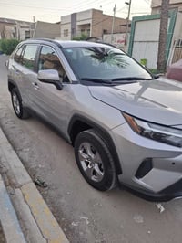 راف فور XLE • ٢٠٢٢ • ماشي ٤٥٠٠٠