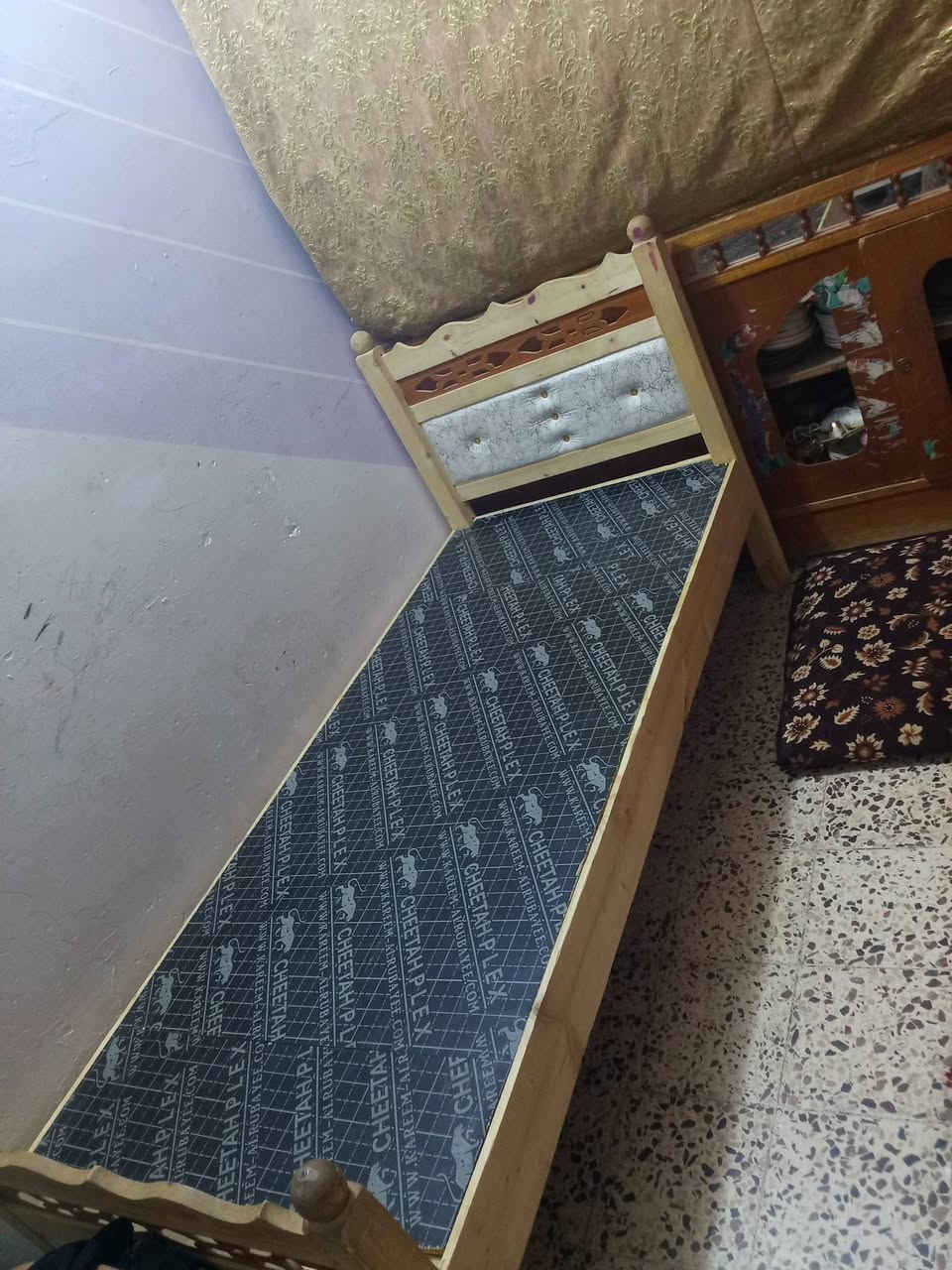 سلام عليكم عيني قرولات عدد2 للبيع
ميز مرايه للبيع الرقم الهاتف وبي واتساب ***********

