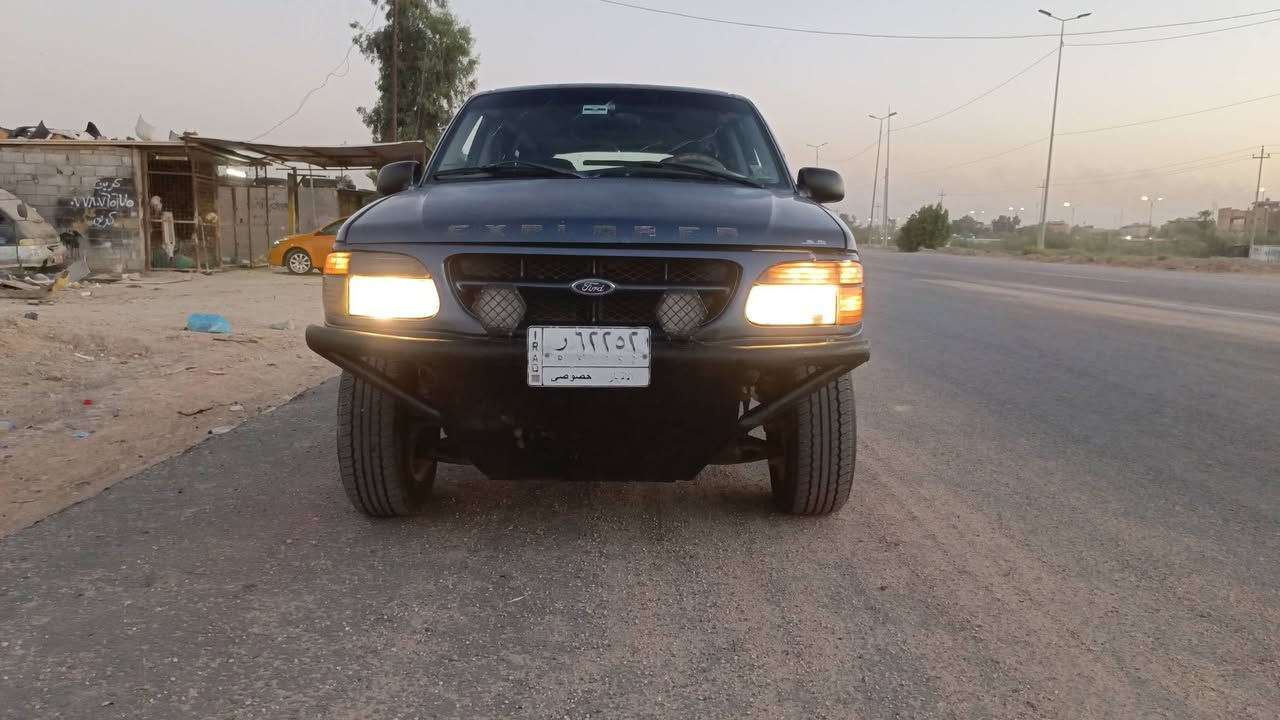 السلام عليكم فورد اكسبلورلبيع موديل
2001محرك وكير كفاله ع بلاد سياره كله ع وظع بلاد استخدام شخصي مكفولة من الظربه والصبغ سياره احلى من الصور وبل عافيه الي ياخذه العنوان بابل الاسكندريه السعر36 وبيه مجال حك جيه الرقم ***********
