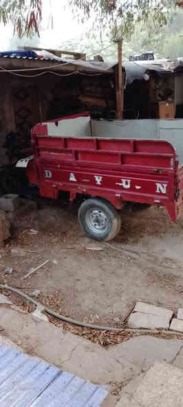 ستوته دايوان احمر موديل 18 مابيه خياسات محرك شديت جديد كله جديد شغل سلف وراقه ضاعن مني مكفوله من السرقه‏‪***********‬‏ كهربايات جدد مكان بغداد الزعفرانية سعره مليون
