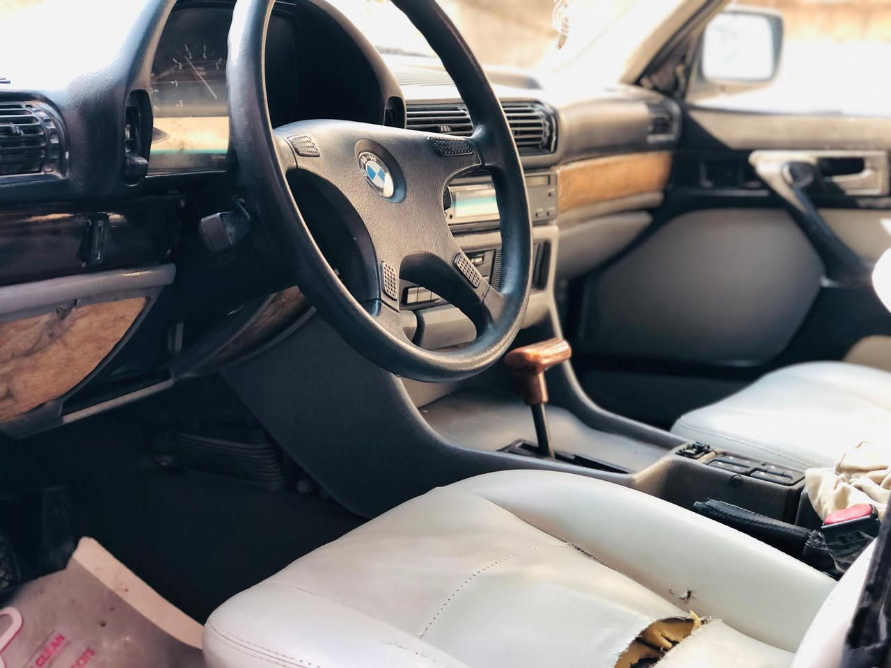 السلام عليكم بي ام730 رقم بغداد الدولي باسمي السياره كير مكينه نضاف حداديه جديده تخم تاير جديد لايت زنون تبريد شغال كشنات جلد السياره عوزها ترتيب السعر35 مكاني بغداد الكراده ***********
