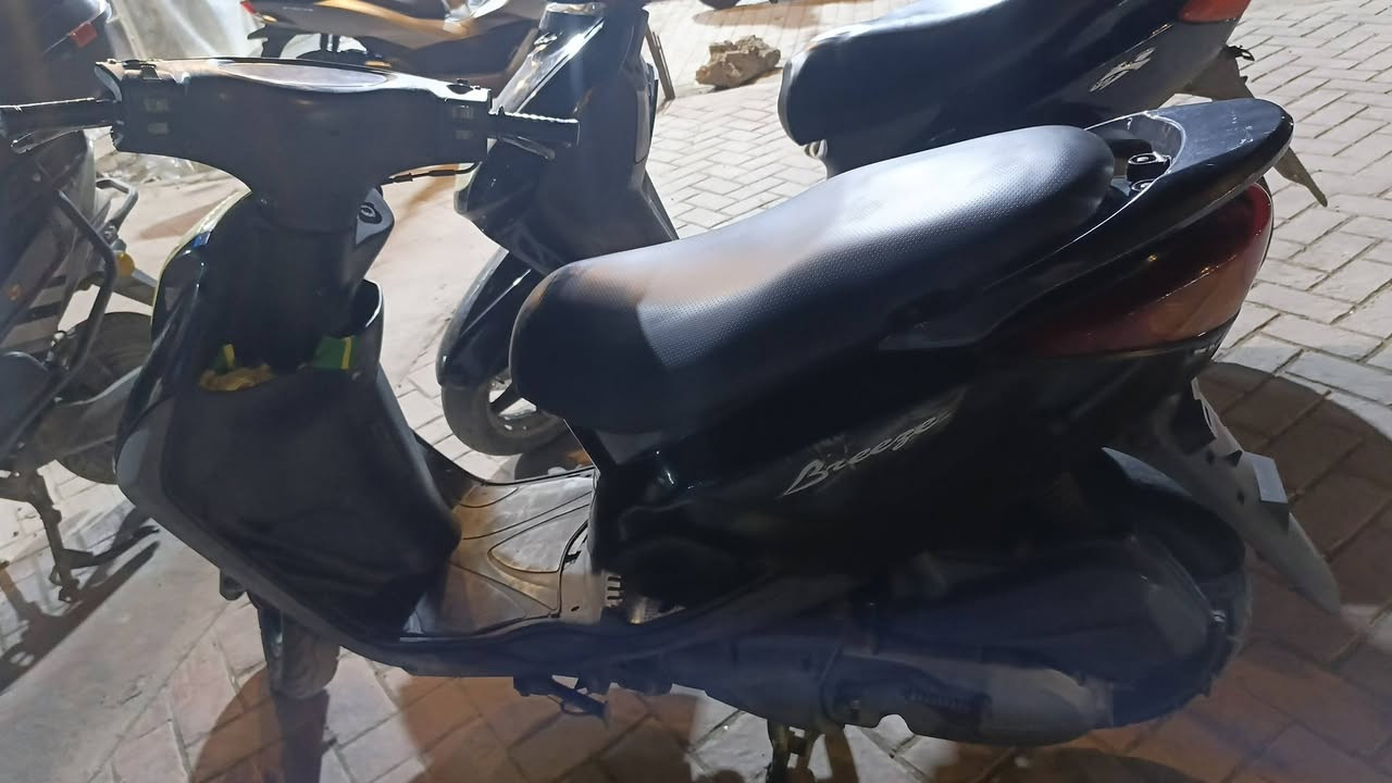 دراجه بريز جديده سلفو هندر كهربائيات شغاله كفرات اصليه السعر 600 مكاني حي اور امرالغزلان  ***********
