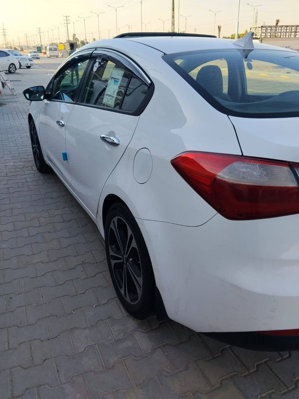 للبيع كيا سيراتو موديل 2013شكل 14 رقم  اربيل سنويه نافذه تريد وكاله او مداور سيارة مكفولة من الضربة والصبغ والتبديل بيها بس كارت بالباب فقط السعر123وبيها مجال بسيط مكان النجف للاستفسار الاتصال بالرقم *********** النجف, العراق
