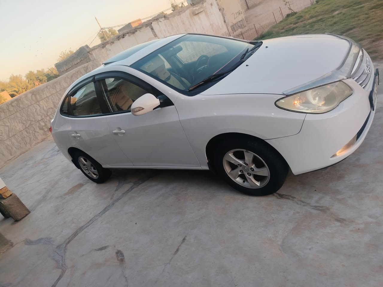 السلام عليكم للبيع انترا موديل 2011 خليــــجــي فول مواصفات رقم أربيل تريد وكاله أو تحويل حاضر محرك ١٦٠٠ بلادي دكش عالي السياره جديده بمعنا الكلمه استخدام شخصي تخم تاير جديد سدر خلفي أمامي تبريد ثلج السياره جاهزه منكلشي السعر 105 وبيها مجال بسيط مكان صويره شحيميه الشراي يتصل ***********
