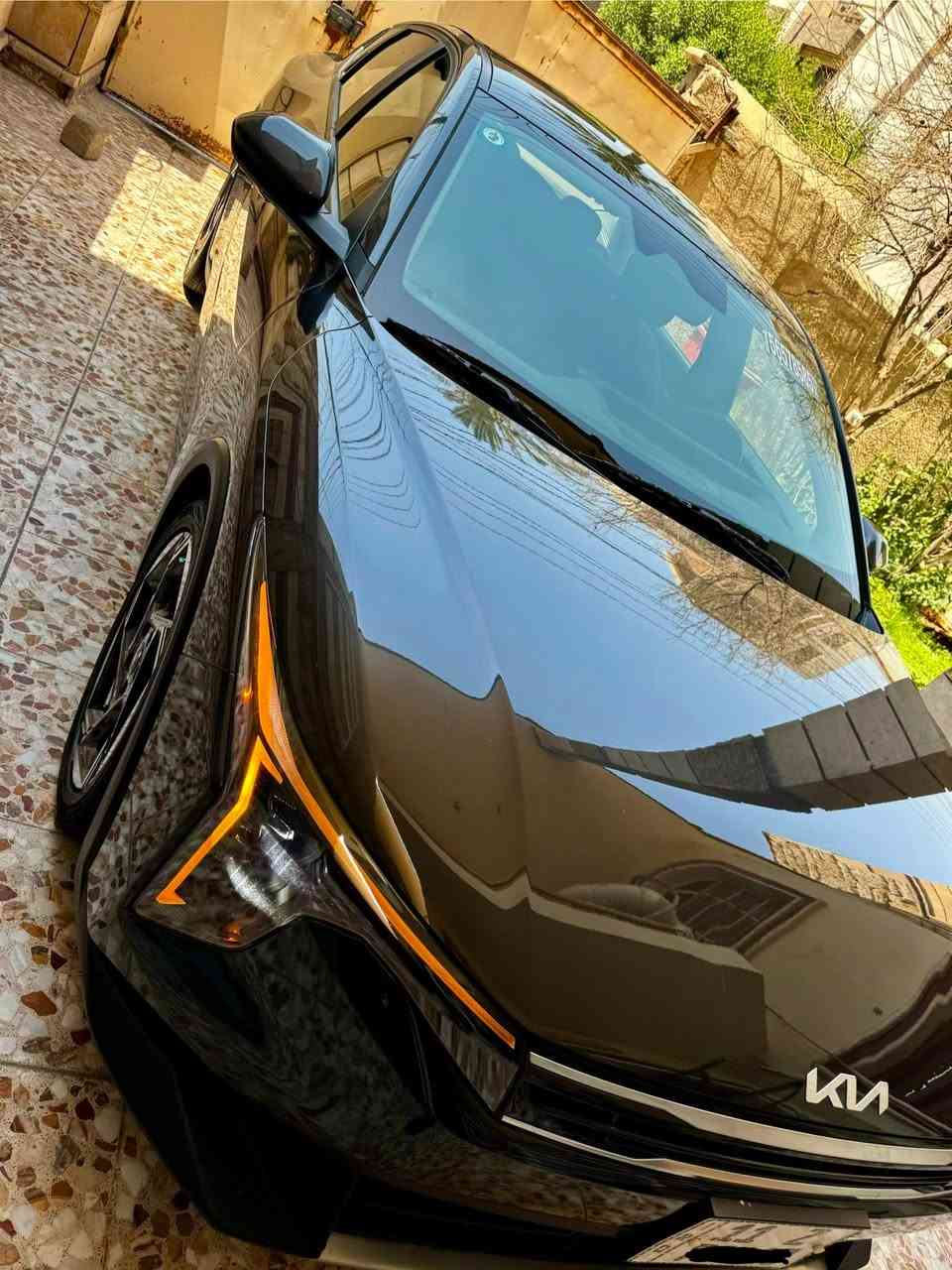 السلام عليكم كيا كي فور وارد امريكي حادثها جداً بسيط بدون ايرباك موضح بل صور قبق جنطة و جاملغ فقط بجم كبس   ليبل واحد بدون تبديل دخول جديد السيارة جديدة جداً ماشية ١٨ الف على وضع الشركة موصفات شاشة دجتل متصلة كامرة خلفية هندبريك بصمة ردار وضعيات قيادة اوتو هولد شاحن لاسلكي بصمة دخول ذكي مثبت مسار مانع انزلاق شاشة معلومات  وباقي الموصفات المعروفة السعر 160 وبيها مجال حك الجية المكان بغداد السيدية رقمي ***********
