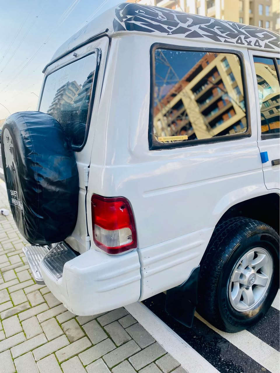 بەناوی خـوای گـەورە                     نرخ 29$مـەجاێکی کەم
گــالـۆبـەر مــاشــالڵە نـــمــونە لە جـوانی وپــاکی❤
گـــێــڕو مــە کــینـه زۆر پـــاک بەشەرت🧿 بـــــەخـــاخ
مـــۆدیل 2001 بــەس ماشالڵەی ئــەوێ نـمونەیە
ئــاڕمـی پــلاسـتـیـک سلێمانی 👌ئـاڕم ئـەولـیـات بەشەرت
 💙دەبـــڵ عەکسل بەشەرت 4‌×4 قورس و سوک💙
ەمــــاشــالڵە زۆر بـــەقــوتە🍁 تــەەقەوڕەقەی نی
هەیکەلی نــمــوونە ناوی زۆر جوان
پـــێش ودوای کــەپس سـەقف وشــانی وەک بــیــلاد🧿
بـــەرگــەدرگــاو نــاوی زۆر جـوان هــەیکەلی نمــونـە💚
کــارەبــایی گـشــت گــیـانی مـــەزبــوتە قـفڵ مەرکەزی
ســـێ ڕیــز کــوشن  تەبرید مەرکەزی  ئاوێنە کارەبا
لایــت  فــڵچە  ئـیشارەت  پــاوەر چــوارجام کارەبا
کوشن وگاعی تازە بــرێک بزمــار👌 مــەکینە بــەخــاخ
جــامـی دواوەی هــیتـەر ..قـفڵ مـــەرکــەزی  ئـاوێنە کارەبا
بـــلـوتـوز AUX CD. زۆر بــێ مـــەســرەفە
***********     *********** السليمانية, العراق
