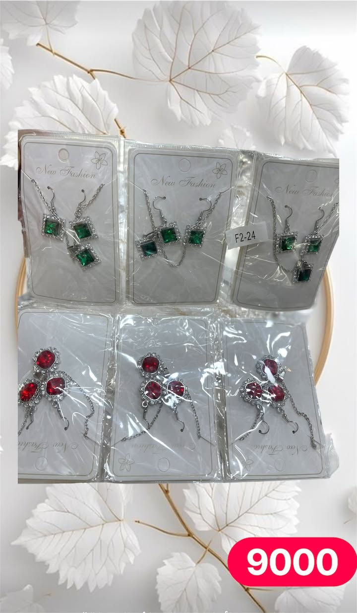 تشكيلة جديدة من اكسسوارات الشعر والحلي بأسعار منافسة بالجملة فقط(السعر للدرزن)مع توفر خدمة التوصيل لجميع المحافظات بسعر ٥٠٠٠


**إذا كنت صاحب هذا الإعلان وتريد حذفه لأي سبب، رجاءا أرسل رسالة إلى الدعم الفني**