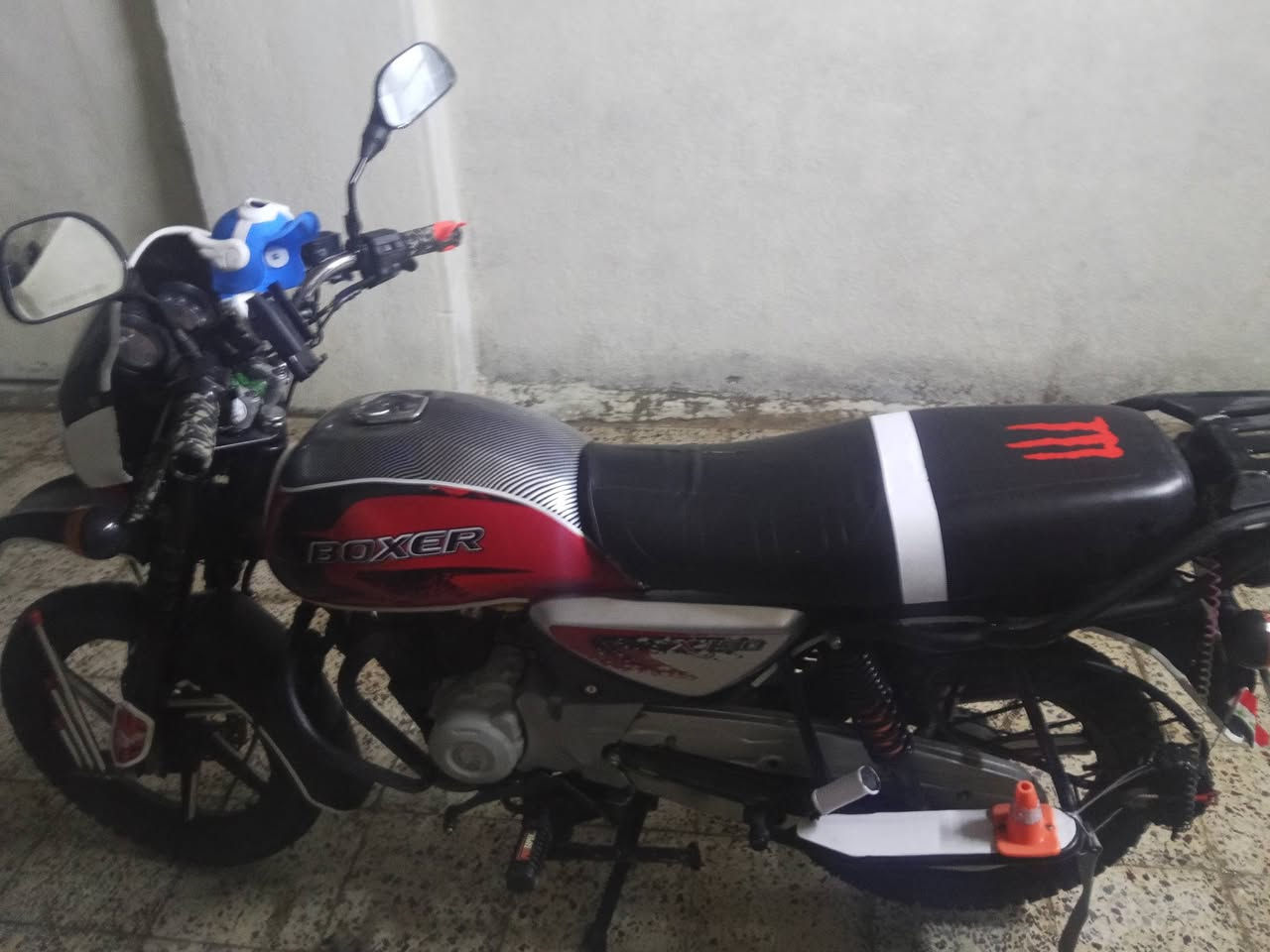 دراجة بوكسر موديل 2023وراق صوله شرط ترقيم السعر مليون ونص مكان ديالى شهربان ***********
