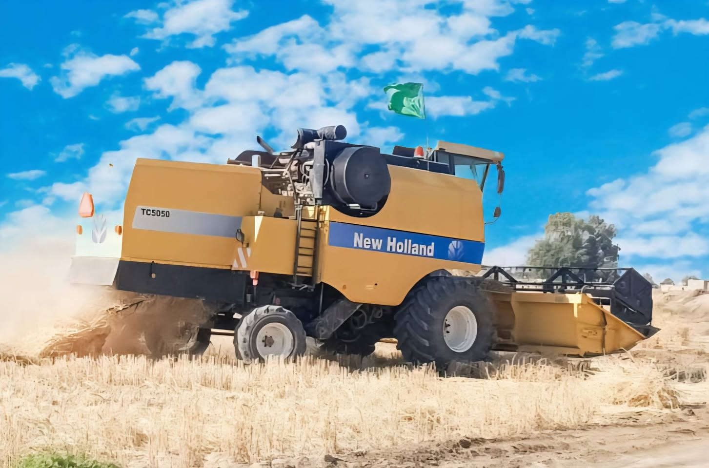 للبيع حاصده هايدرو 5050 موديل 2013
مكفوله كفاله عامه  للستفسار تصال علئ رقم ***********
