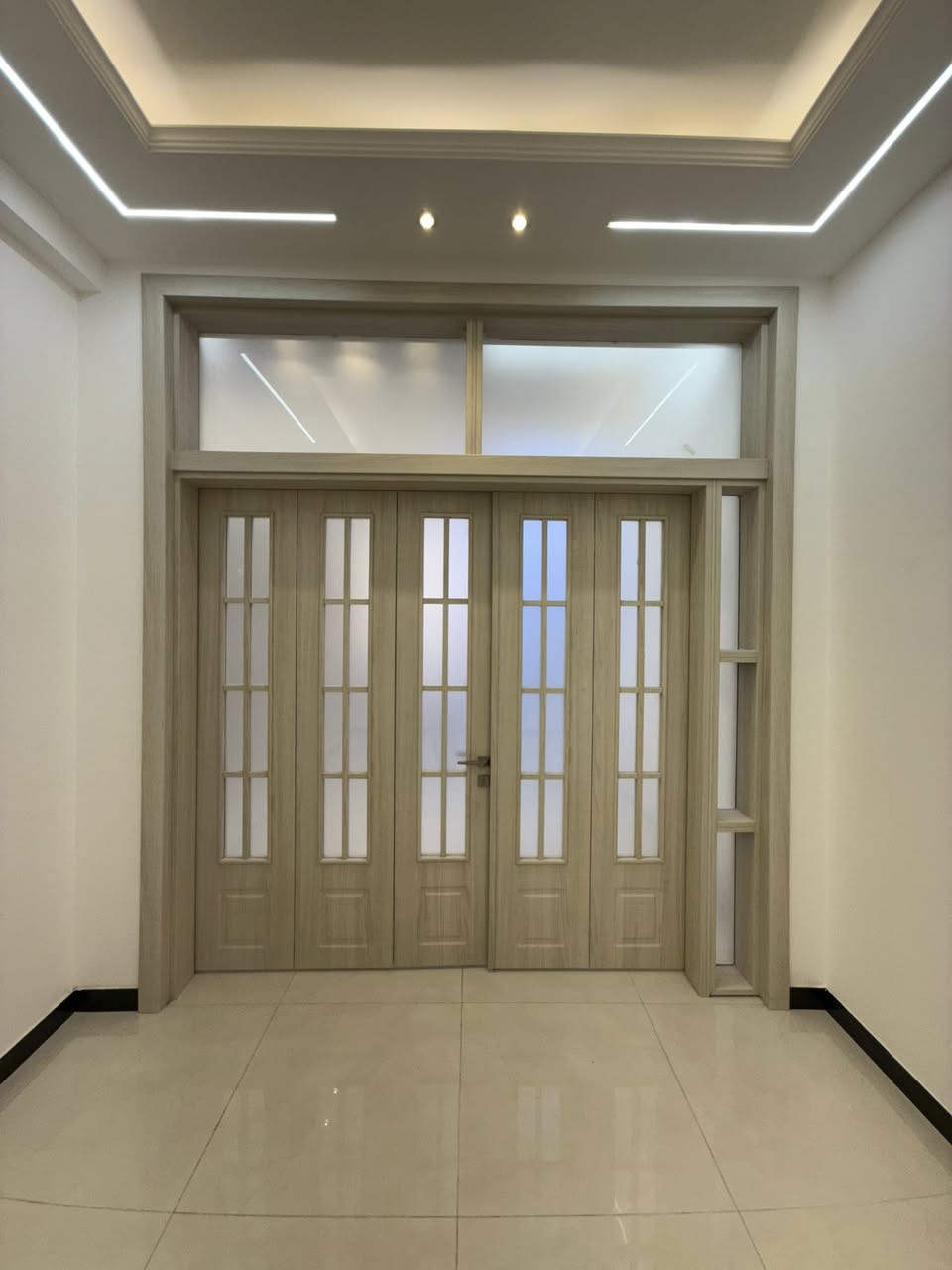 "🌟 دار للبيع  
المساحه 100متر طابو صرف
في حي الفنانين، بكرلي 🌟
🔥 موقع مميز، بناء حديث 2025، ديكورات مغربي
🛋️ غرفتين نوم، صالة، كلدور، مطبخ، مجمع صحي
📍 قريب على شارع العام (25 متر)
💰 السعر: 165 مليون، 

👉 للمزيد من المعلومات:
عقارات أملاك العراق 🇮🇶
حاتم الدغيري
***********
***********

📢 لي عنده دار أو قطعة أرض يريد يبيعها، يمنه! نساعدك بعرضها بأفضل طريقة 🚀"
