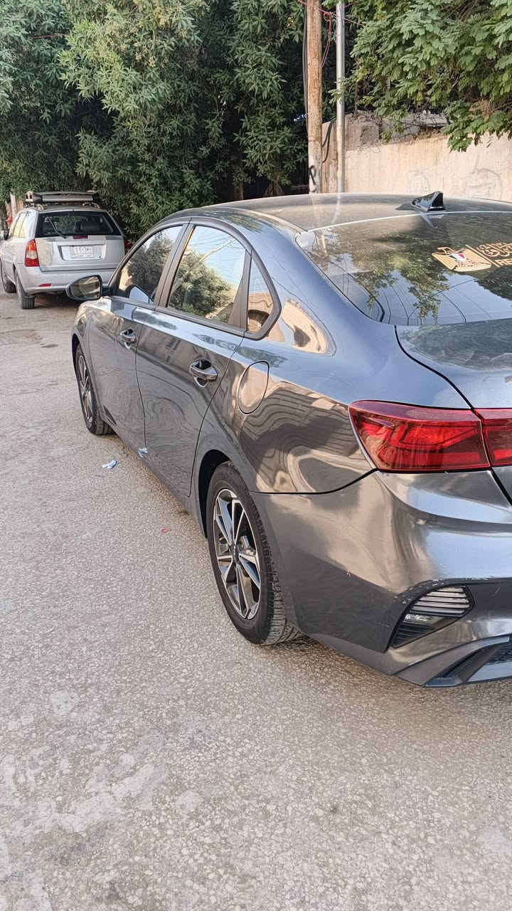 اسلام عليكم كيا فورتي موديل 22 وارد امريكي حادث بصيط دعاميه اماميه وحافه البنيد وبيها صفحه اكلير بدون حادث السعر 135 وبيها مجال للستفسار *********** واتساب
