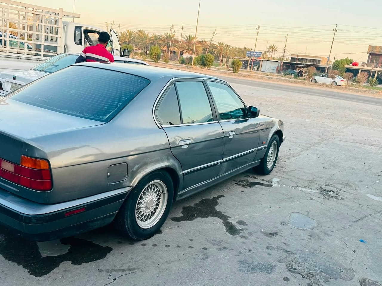يا الله السلام عليكم
بي ام 525 اصل  مكينه مفتوح 

كير جدييد قبل كم يوم شديته 

كارن جديد حاويه 

فيتبم بلكات كله جديد

سياره تعمير جديد 
تبريد شغال ثلج 

بيها ضربه بجم مبدلين البجم كله مشتغلي درجى اولي 

بيها نواقص جدآ بسيطه 

مكان السياره بابل 

مالكها يريد تحويل 

السعر 32 وبيها مجال 

الصور اليوم مو قديمات يعني 

***********
