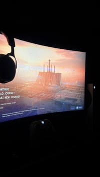 متوفر Xbox series s 512 GB 2023 مع يدات عدد ثنين  الاصليه  وشركة كيم س...