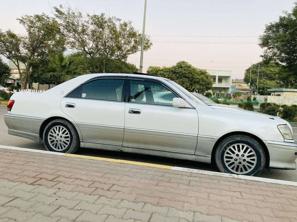 مەلیکە 2000 4 دوگمە موس ناوزەرد مەکینە گەورە 175 d4 نرخی 50 گەڵا بۆ فرۆشتن و گۆڕینەوە بە تەکسی ڕەقەم خوار لەجۆری سنەی و بیکاشۆ لانسەر  و  نیسان تیدا وکیا و شتێ جوان بەدڵمان بێ لەکەلارم *********** كالار, السليمانية
