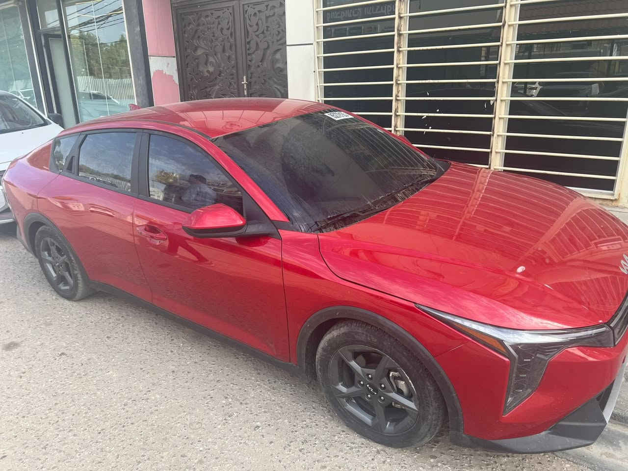 السلام عليكم لبيع 2025 السعر 155 وبيه مجال رقم الهاتف ***********
