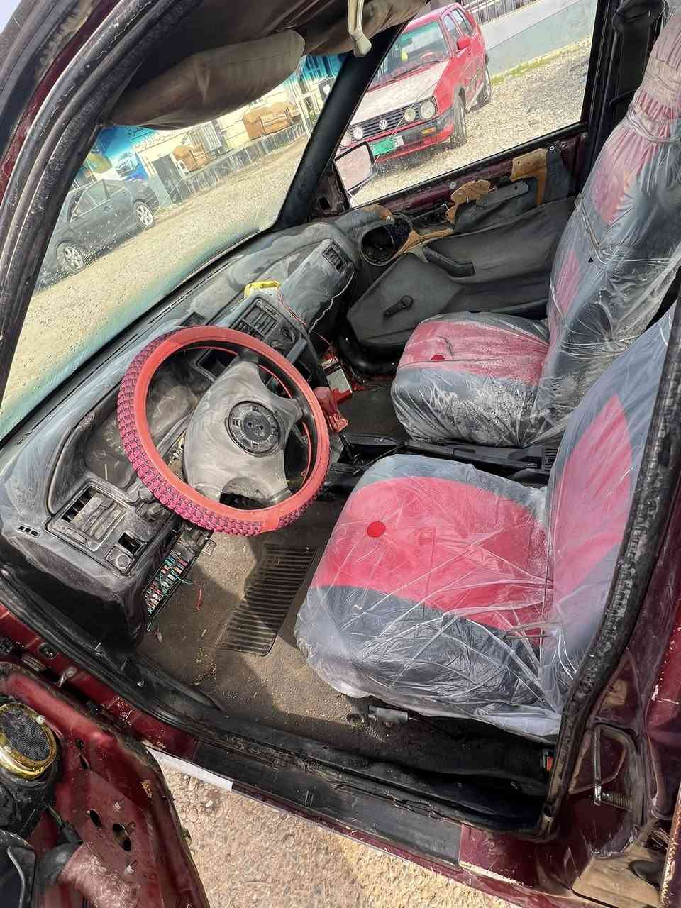 السلام عليكم
فورد سكورد  موديل  91 كير ومحرك جديد مال كصه
صدر طخم تاير جديد شادو فقط تقحيل بيها 
شرط التحويل الشرعي بل علم

السعر 7ورقات مكاني كياره ***********
