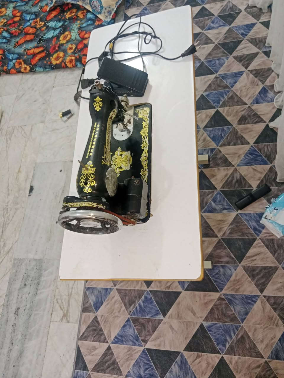 (٦٥) الف  شهداء البياع شارع المظخة الاول 
ما اعرف شنو عطلها ترجف من تشتغل 
***********
