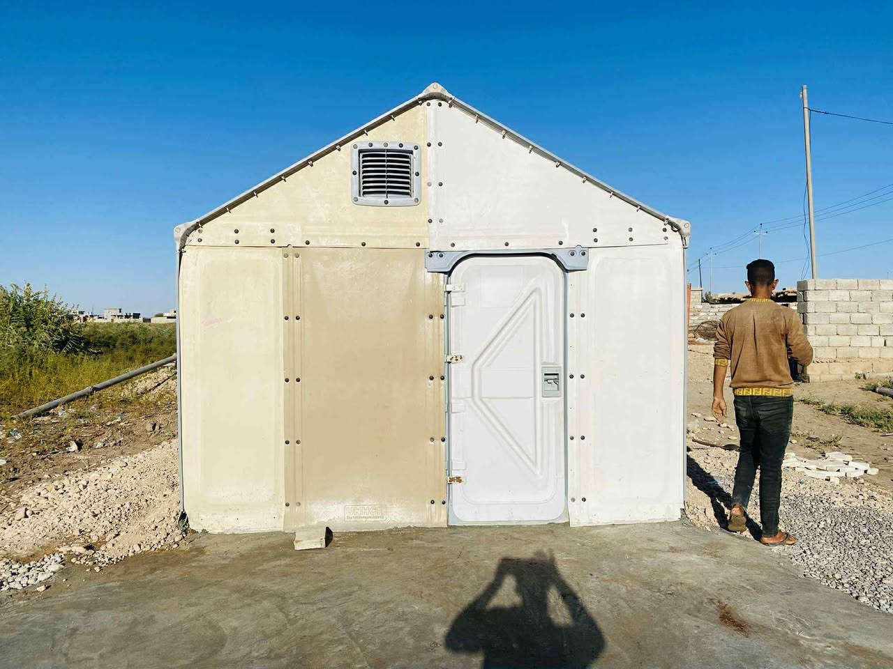 السلام عليكم 

اخوان عندي هذي الخيمه البيع شرط نضيفه تجي شوفه بعينك 

اخوان السعر ع الرقم ‭0770 946 4496‬
