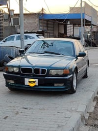بي ام دبليو ٧ • مكينة ٨ • رقم بغداد