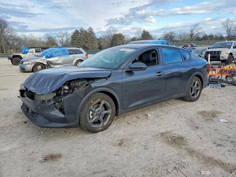 كي فور موديل 2025 التابعه الى الموده للمزادات الامريكيه استقطاع جديد الشراي يتواصل على الرقم *********** سعرها واصل لعمان 100 وبيها مجال بسيط Abraheem Aldhsh
