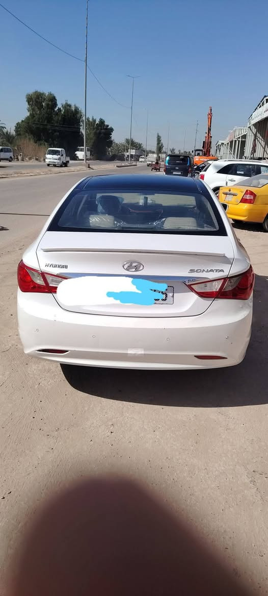 سوناتا 2011 بانوراما فتحتين  كفاله عامه
سنويه 2028رقم بابل بسمي
 السياره كير محرك حداديه كفاله  كذالك الكشر لاصبغ ولا تبديل ولا بارد المكان بابل الشوملي
***********
