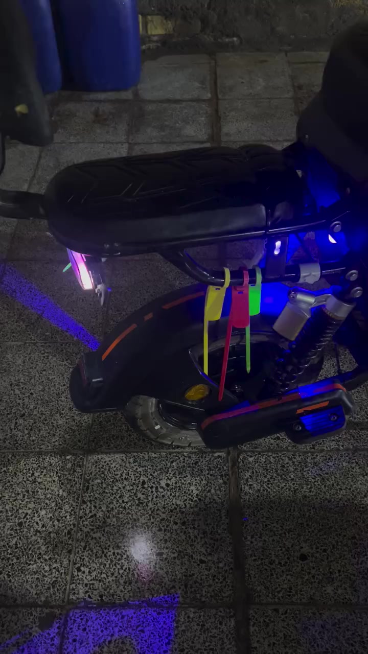 السلام عليكم دراجة R9 للبيع الدراجة خير من الله مواصفات خيالية للاستفسار *********** السعر ٣٧٥ الف قفل قفل الدراجة تسوة سرعته ٦٠ حقيقي اربع نمر
