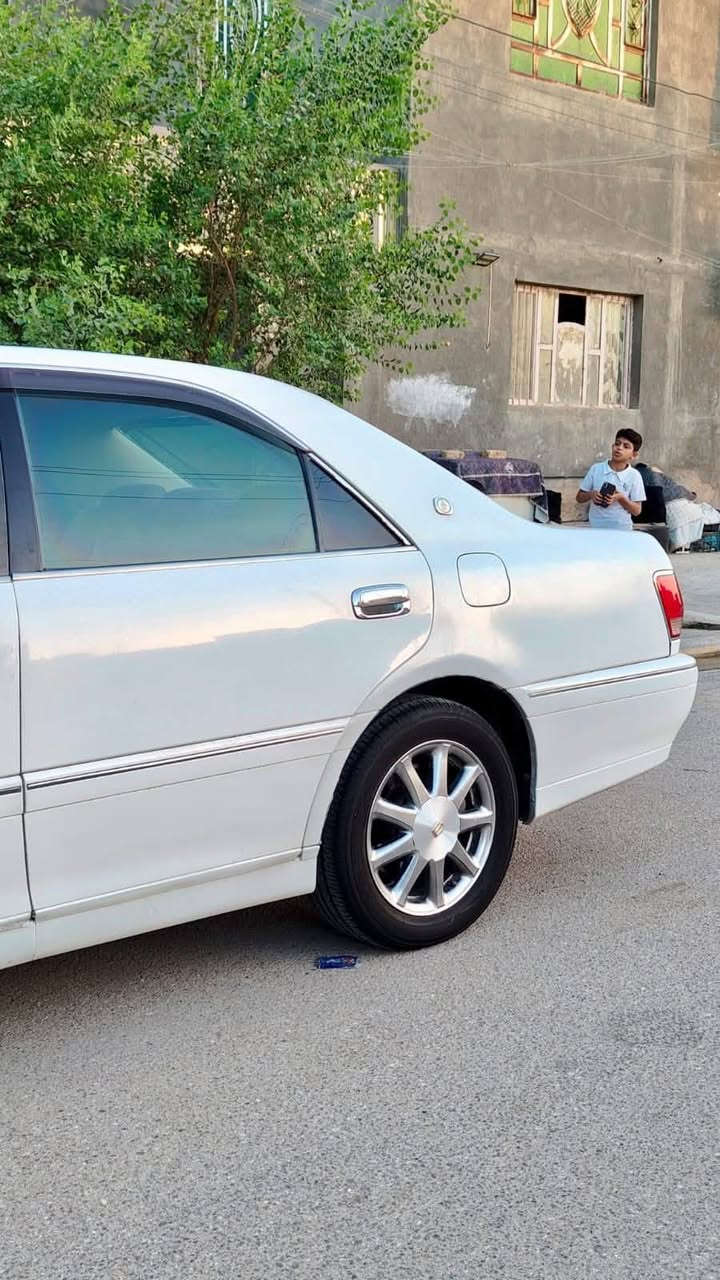 السلام عليكم 
ملكه موديل 2000 محرك ففتي شاصي 175 تحويل ثاني يوم رقم ذي قار انكليزي بيهه صبغ حزام اثر ضربات وطخات مكفوله من العيب الشرعي لا كص ولا نقل جثه محرك وكير وتبريد خير من الله حداديه 70 % السعر 115 وبيهه مجال للطيبين مكاني ناصريه مركز للاستفسار على هذا الرقم ***********
