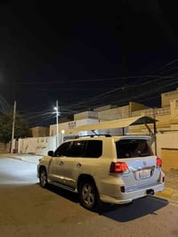 لاندكروز 2015 بريم ساز  V6  ماشية 130الف لسيارة نظيفة جداً ادامة جديدة...