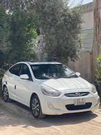 للبيع اكسنت 2015  فول مواصفات  محرك 1600 دوش  ماشيه 95 الف  بيها بارد ...