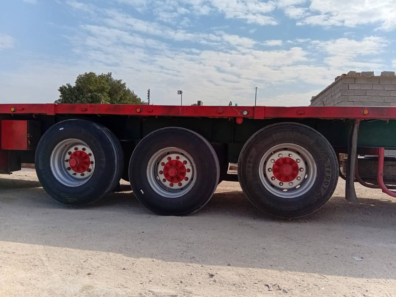 السلام عليكم سكانيا للبيع مديل٢٠٠٠ مكينه انجكتر ٤٢٠ لابخار ولاتنقيص كير٣/٣ شاصي مكفول ابو١٠ راس وعربانه عربانه ١٣/٦٠ دنكيرين علاك لاول ولاخير دناكير بيبي جيوبلس برميل الجبير وركتين فوك الدنكير مطبخ ثلاجه صناديك قاعده سبير كهربائيات كلها شغاله بريك ٦وياله بنز تخم تاير راس وعربانه رقم بغداد انكليزي شرط التحويل 
مكانها البصرة الزبير شراي اتصل ع رقم ‭
ً ‭٠٧٧١ ٢٦٩ ٨٨٧٥‬
